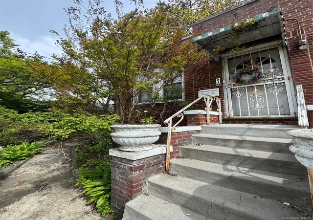 Photo 2 of Sale Pending at 819 E 221st Street, Bronx, NY 10467 | MLS# 991882 | Listing updated on 2026-07-01
