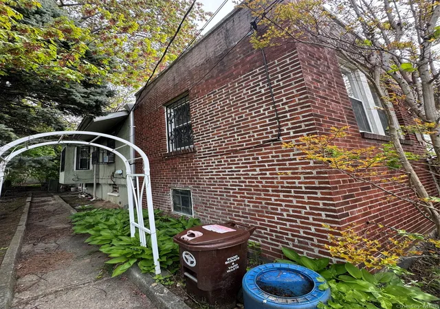 Photo 3 of Sale Pending at 819 E 221st Street, Bronx, NY 10467 | MLS# 991882 | Listing updated on 2026-07-01