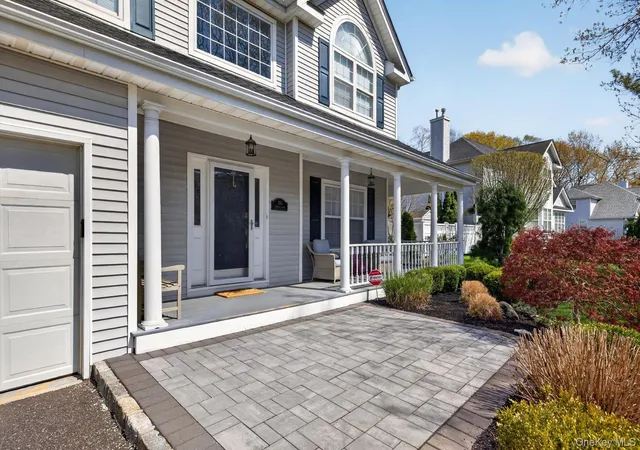 Photo 3 of Sale Pending at 185 Plymouth Blvd, Smithtown, NY 11787 | MLS# 991907 | Listing updated on 2026-05-07