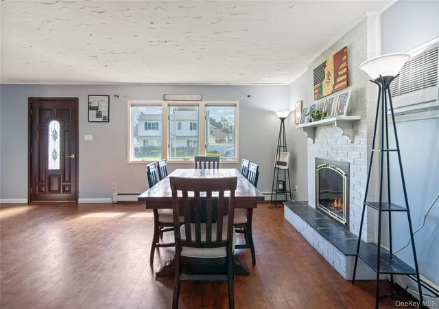 Photo 2 of Sale Pending at 14 Greenway Cir N, Syosset, NY 11791 | MLS# 991908 | Listing updated on 2026-08-21