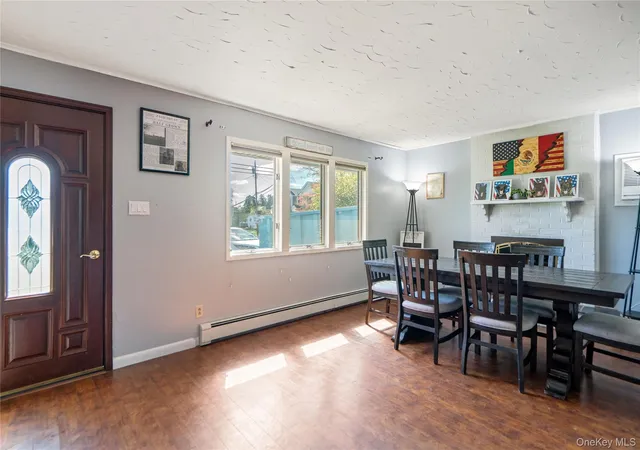 Photo 3 of Sale Pending at 14 Greenway Cir N, Syosset, NY 11791 | MLS# 991908 | Listing updated on 2026-08-21