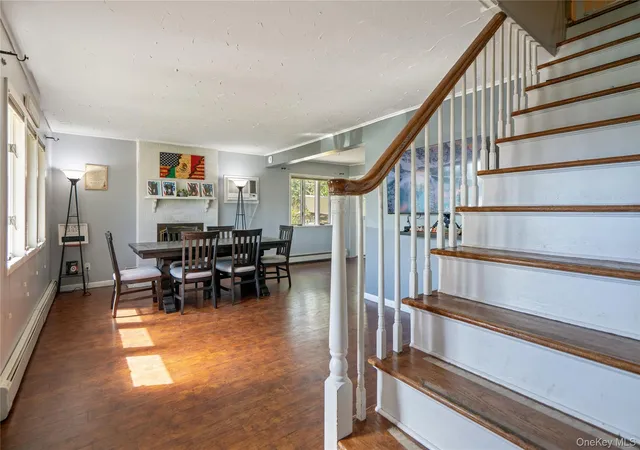 Photo 4 of Sale Pending at 14 Greenway Cir N, Syosset, NY 11791 | MLS# 991908 | Listing updated on 2026-08-21