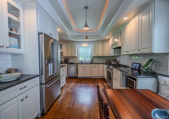 5th image of 169 Turkey Ln, Huntington, NY 11724 | MLS# 991911