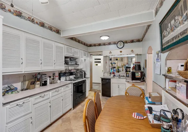 4th image of 184 Roosevelt Blvd, Hauppauge, NY 11788 | MLS# 991914