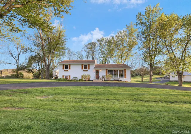 Homes for sale in Hamptonburgh, NY | 237 Sarah Wells Trl, Hamptonburgh, NY 10916 | MLS# 991937