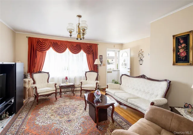 3rd image of 88 14Th St, Oyster Bay, NY 11801 | MLS# 991946