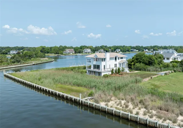 32nd image of 7 Convent Ln, Center Moriches, NY 11934 | MLS# 991970