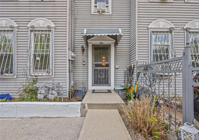 Photo 4 of Sale Pending at 1904 Daly Ave #A, Bronx, NY 10460 | MLS# 991980 | Listing updated on 2026-05-18