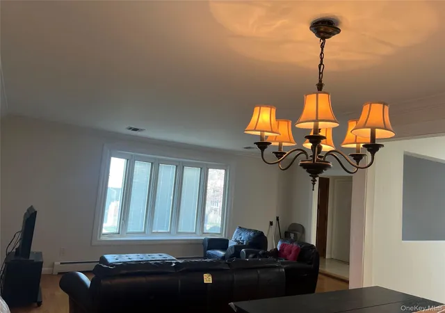 Photo 4 of Single family home for sale at 54 Alpine Ct, New York, NY 10310 | MLS# 991999 | Listing updated on 2026-09-22
