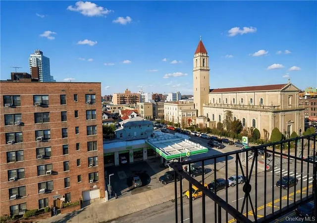 Listing Photo 2 - Condo for sale in building located at 3025 Ocean Ave, New York, NY 11235 - Unit #6E