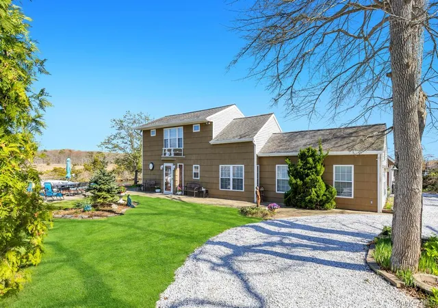 2nd image of 70 Featherbed Ln, Oakdale, NY 11769 | MLS# 992058