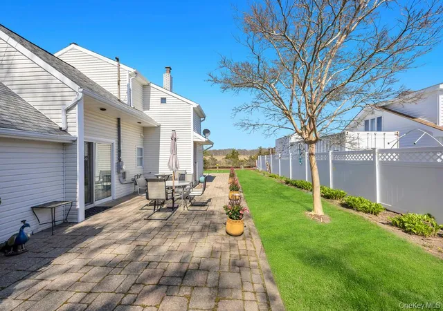 5th image of 70 Featherbed Ln, Oakdale, NY 11769 | MLS# 992058