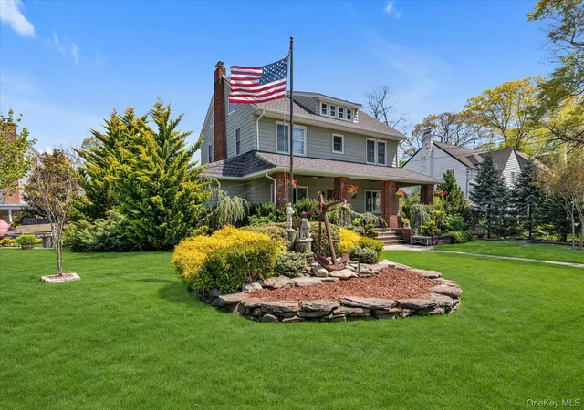 3rd image of 725 Scranton Ave, East Rockaway, NY 11518 | MLS# 992063