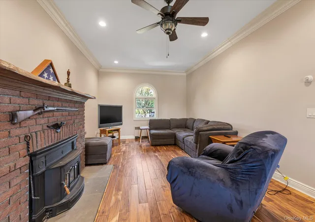 5th image of 725 Scranton Ave, East Rockaway, NY 11518 | MLS# 992063