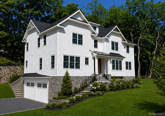 Single family home for sale at 39 Barnes Ln, New Castle, NY 10514 | MLS# 992104