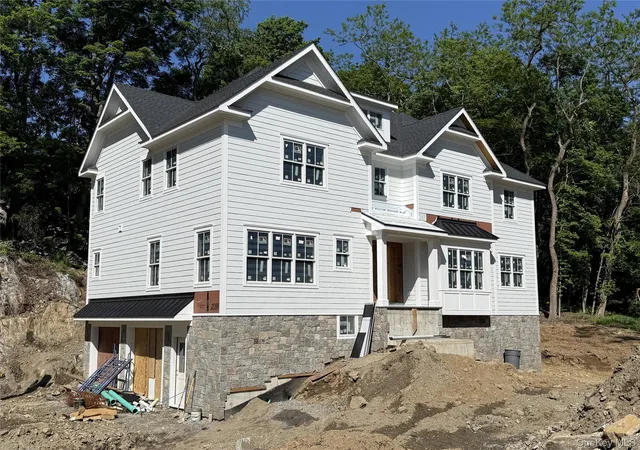 Photo 1 of Single family home for sale at 39 Barnes Ln, New Castle, NY 10514 | MLS# 992104 | Listing updated on 2026-09-17