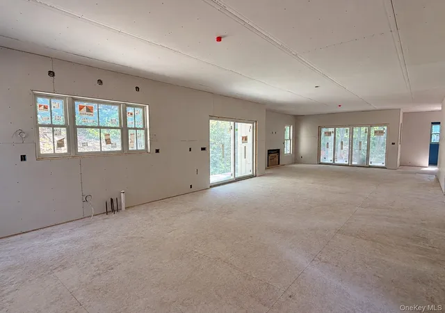 Photo 3 of Single family home for sale at 39 Barnes Ln, New Castle, NY 10514 | MLS# 992104 | Listing updated on 2026-09-17
