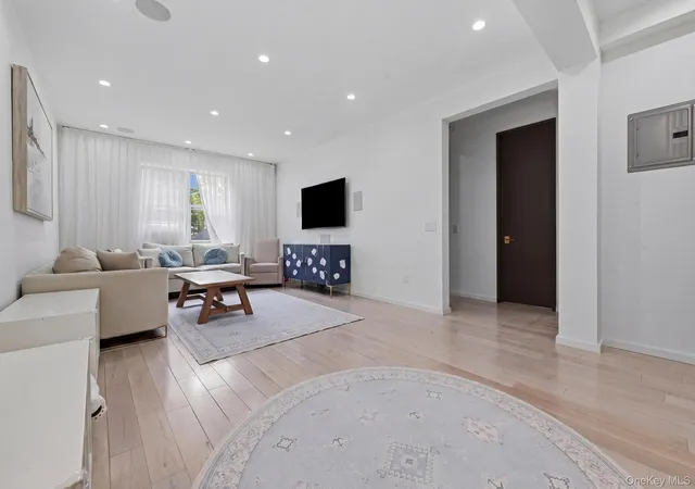 Photo 3 of Condo for sale at 1500 Ocean Pkwy #1A, Brooklyn, NY 11230 | MLS# 992149 | Listing updated on 2026-07-16