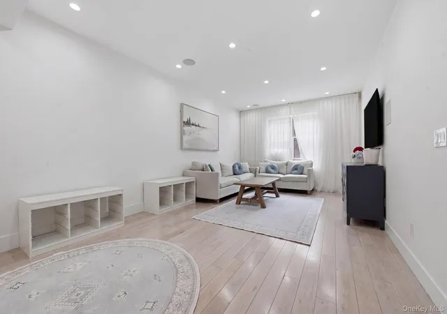 Photo 3 of House for sale at 1500 Ocean Pkwy #1A, Brooklyn, NY 11230 | MLS# 992149 | Listing updated on 2026-07-16