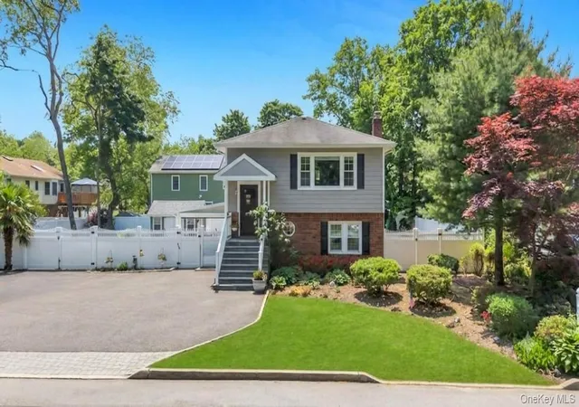 1st image of 4 Florence St, Nesconset, NY 11767 | MLS# 992164