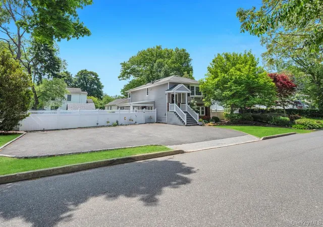 3rd image of 4 Florence St, Nesconset, NY 11767 | MLS# 992164