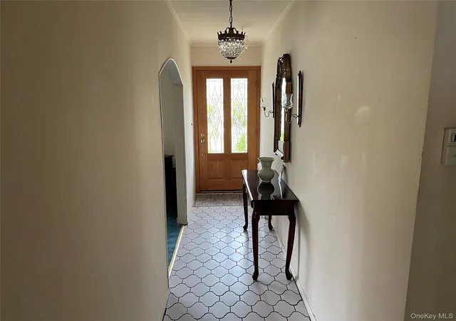 3rd image of 581 Grand Ave, Lindenhurst, NY 11757 | MLS# 992179
