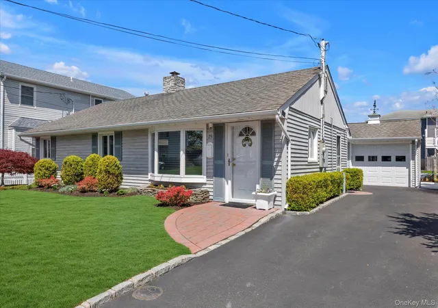 1st image of 25 Bayview Ave, Babylon, NY 11702 | MLS# 992267