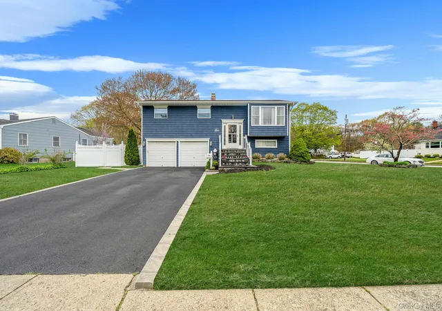 1st image of 110 Stephen Rd, Bayport, NY 11705 | MLS# 992302