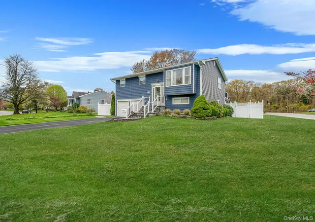 2nd image of 110 Stephen Rd, Bayport, NY 11705 | MLS# 992302