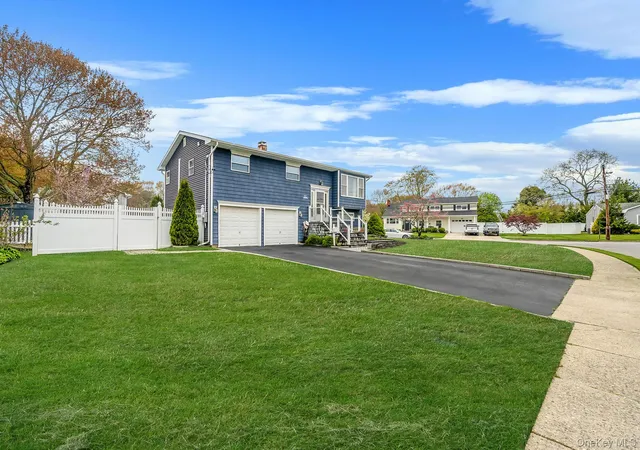 Photo 3 of Sale Pending at 110 Stephen Rd, Bayport, NY 11705 | MLS# 992302 | Listing updated on 2026-07-03