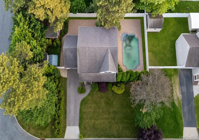 2nd image of 502 Martha Ave, Bellport, NY 11713 | MLS# 992370