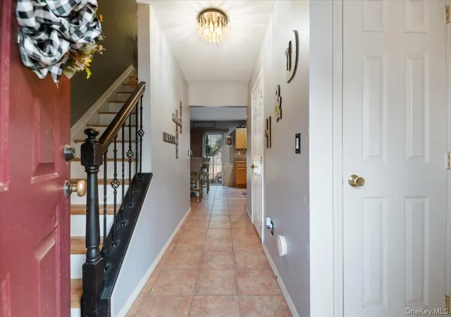 4th image of 502 Martha Ave, Bellport, NY 11713 | MLS# 992370