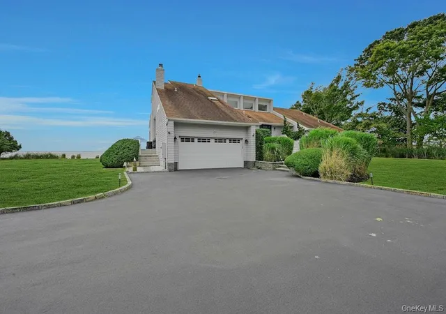 Photo 2 of Mansion for sale at 11 Convent Ln, Brookhaven, NY 11934 | MLS# 992423 | Listing updated on 2026-09-02