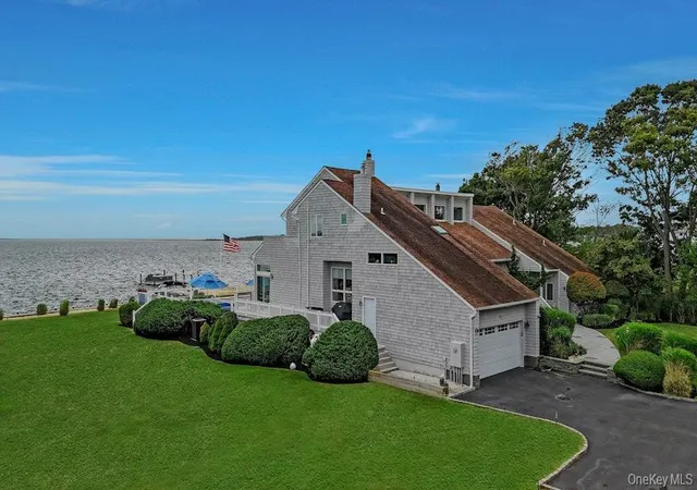 Photo 3 of Mansion for sale at 11 Convent Ln, Brookhaven, NY 11934 | MLS# 992423 | Listing updated on 2026-09-02