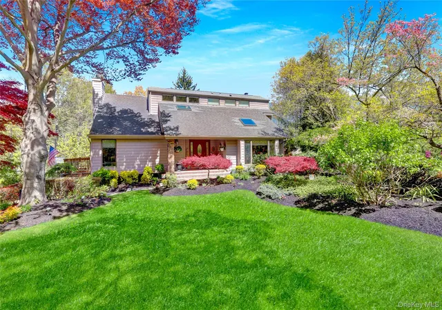 Single family home for sale at 9 Ernest Ct, Kings Park, NY 11754 | MLS# 992442 | Listing updated on 2026-07-02