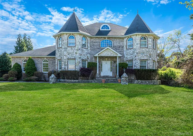 1st image of 2 Deepwells Ln, Smithtown, NY 11780 | MLS# 992489