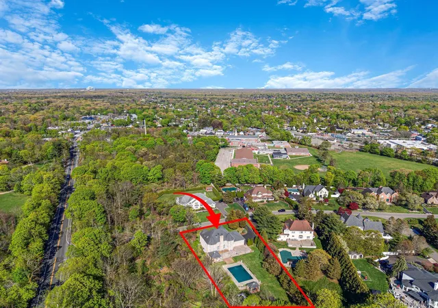 50th image of 2 Deepwells Ln, Smithtown, NY 11780 | MLS# 992489
