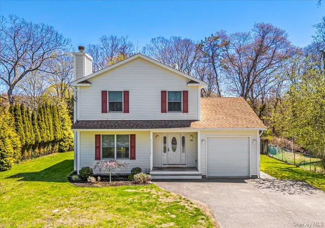 Photo 2 of Single family home for sale at 15a Sherman Ave, Hampton Bays, NY 11946 | MLS# 992498 | Listing updated on 2026-08-22