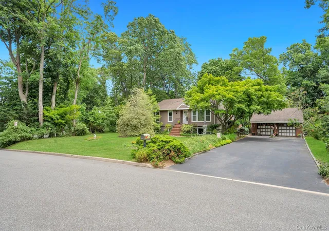 2nd image of 50 Soundview Dr, Northport, NY 11768 | MLS# 992501