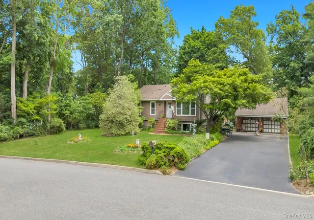 3rd image of 50 Soundview Dr, Northport, NY 11768 | MLS# 992501