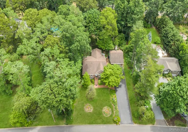 4th image of 50 Soundview Dr, Northport, NY 11768 | MLS# 992501