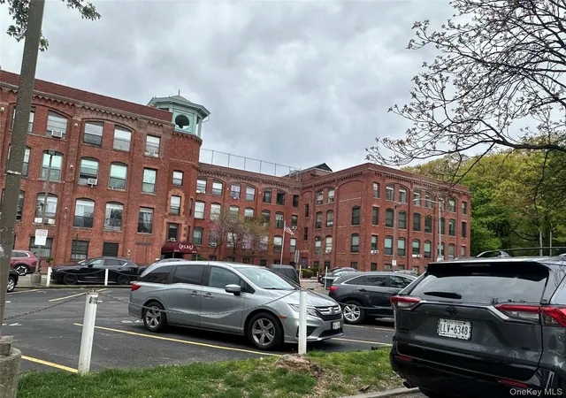 Listing Photo 2 - Condo for sale in building located at 8410 101St St, New York, NY 11418 - Unit #