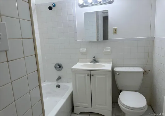 Listing Photo 3 - Condo for sale in building located at 8410 101St St, New York, NY 11418