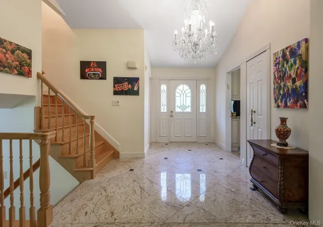 5th image of 21 Kodiak Dr, Woodbury, NY 11797 | MLS# 992528