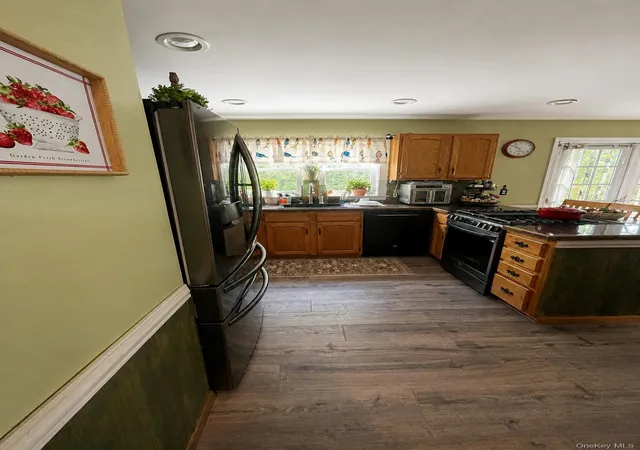 2nd image of 533 Montauk Hwy, Westhampton Beach, NY 11978 | MLS# 992544