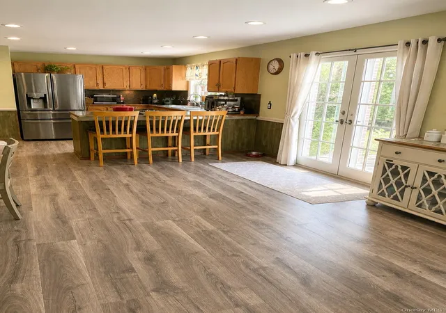Photo 4 of Single family home for sale at 533 Montauk Hwy, Westhampton Beach, NY 11978 | MLS# 992544 | Listing updated on 2026-09-06