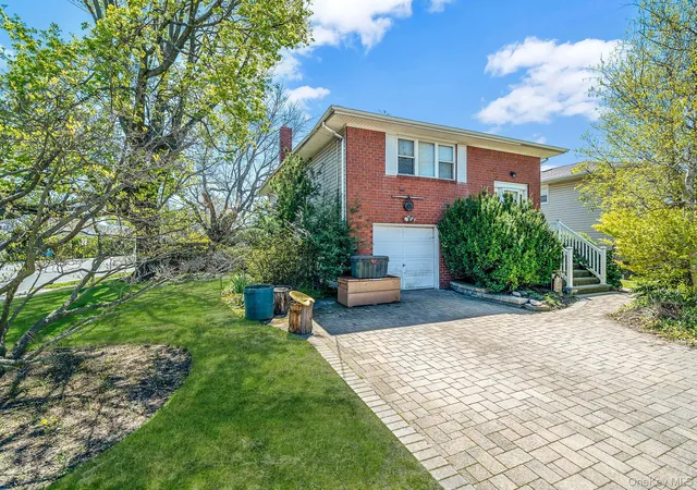 1st image of 202 N Hickory St, Oyster Bay, NY 11758 | MLS# 992582