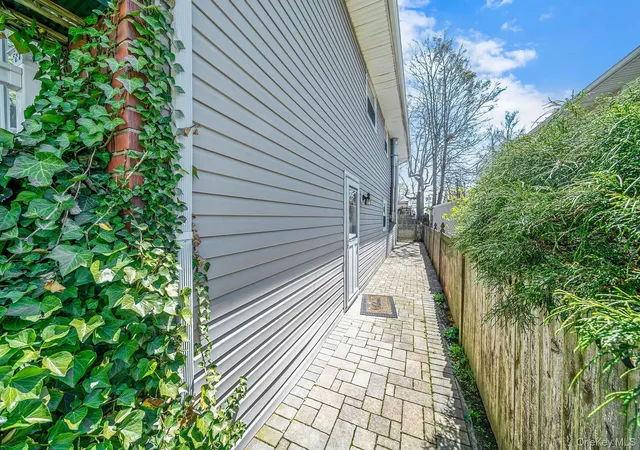 2nd image of 202 N Hickory St, Oyster Bay, NY 11758 | MLS# 992582