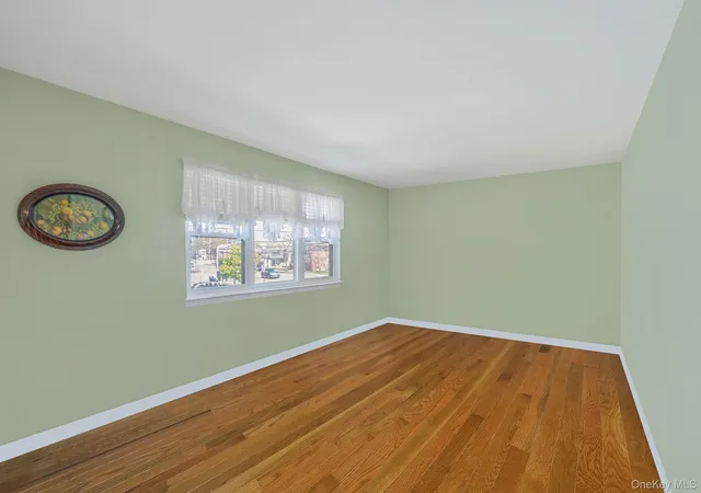 5th image of 202 N Hickory St, Oyster Bay, NY 11758 | MLS# 992582