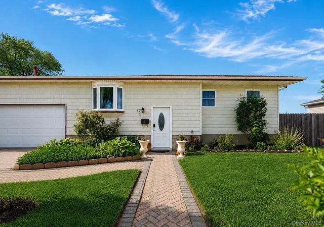 31st image of 313 2nd Ave, Brentwood, NY 11717 | MLS# 992593